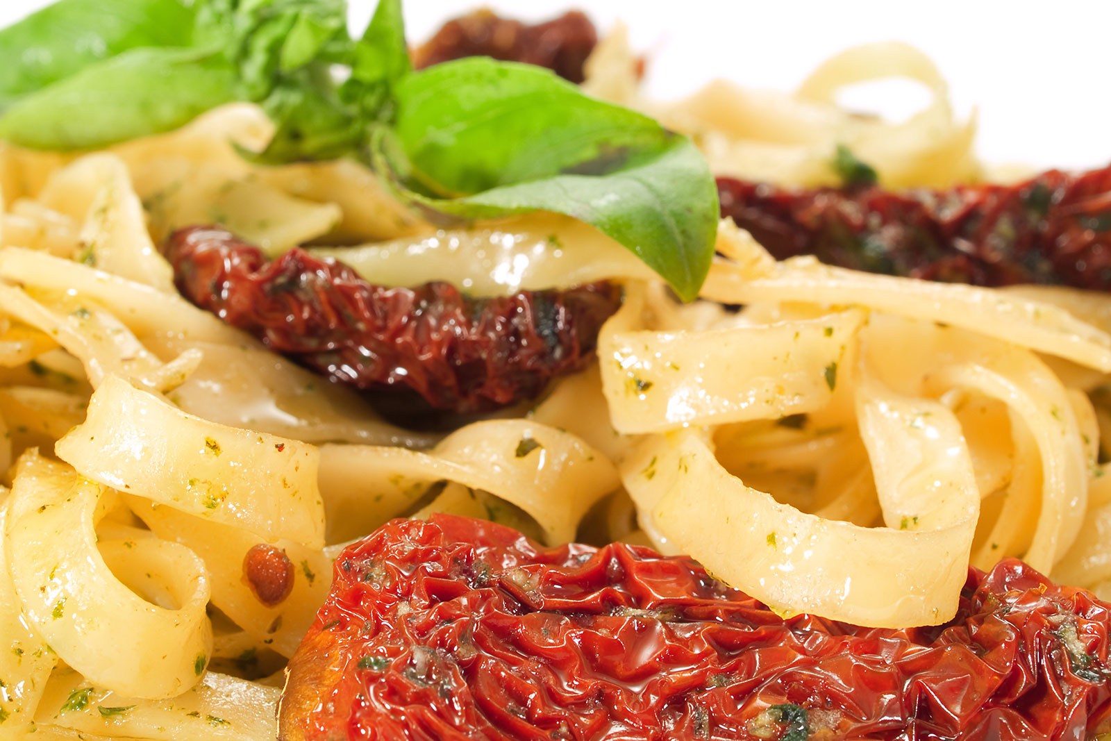 Fresh pasta with sundried tomatoes
